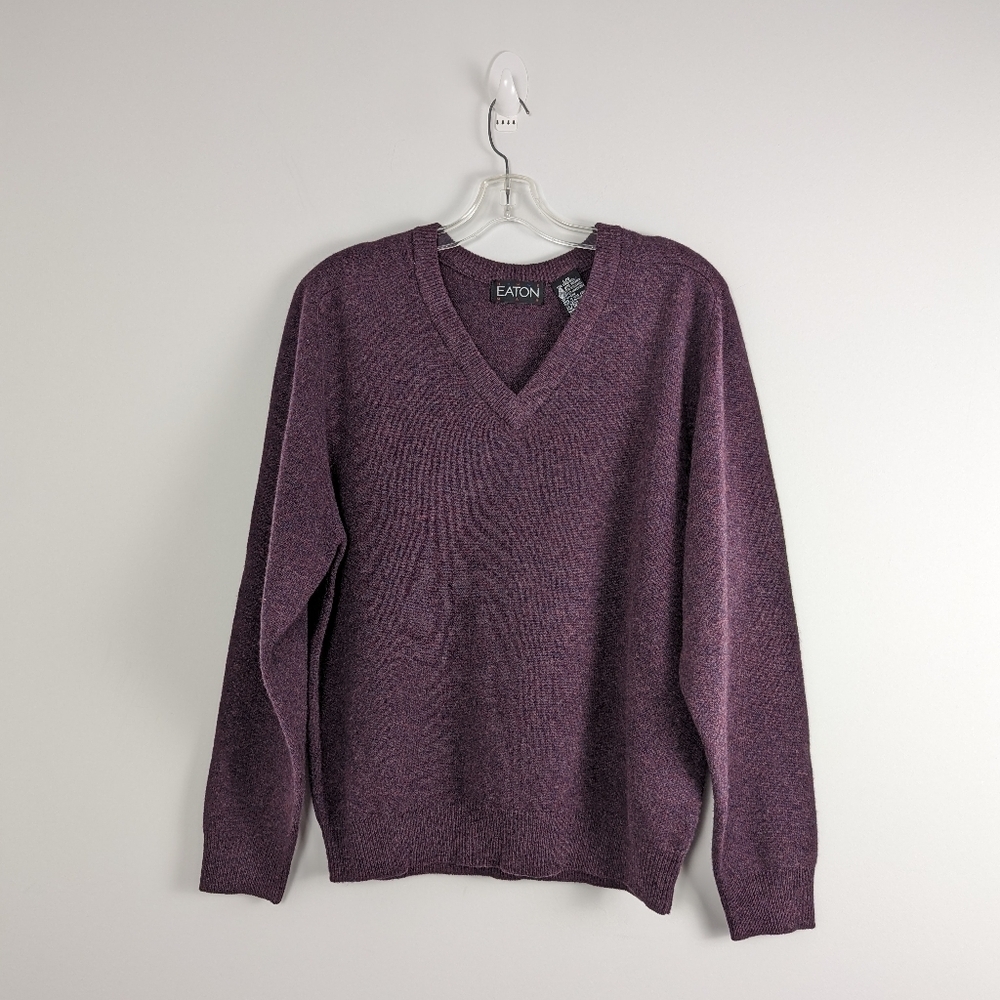 Vintage Women's Eaton Lambswool V-Neck Sweater in Maroon Size L